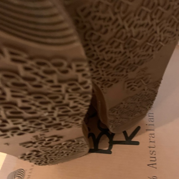 Brown boots - Picture 4 of 10